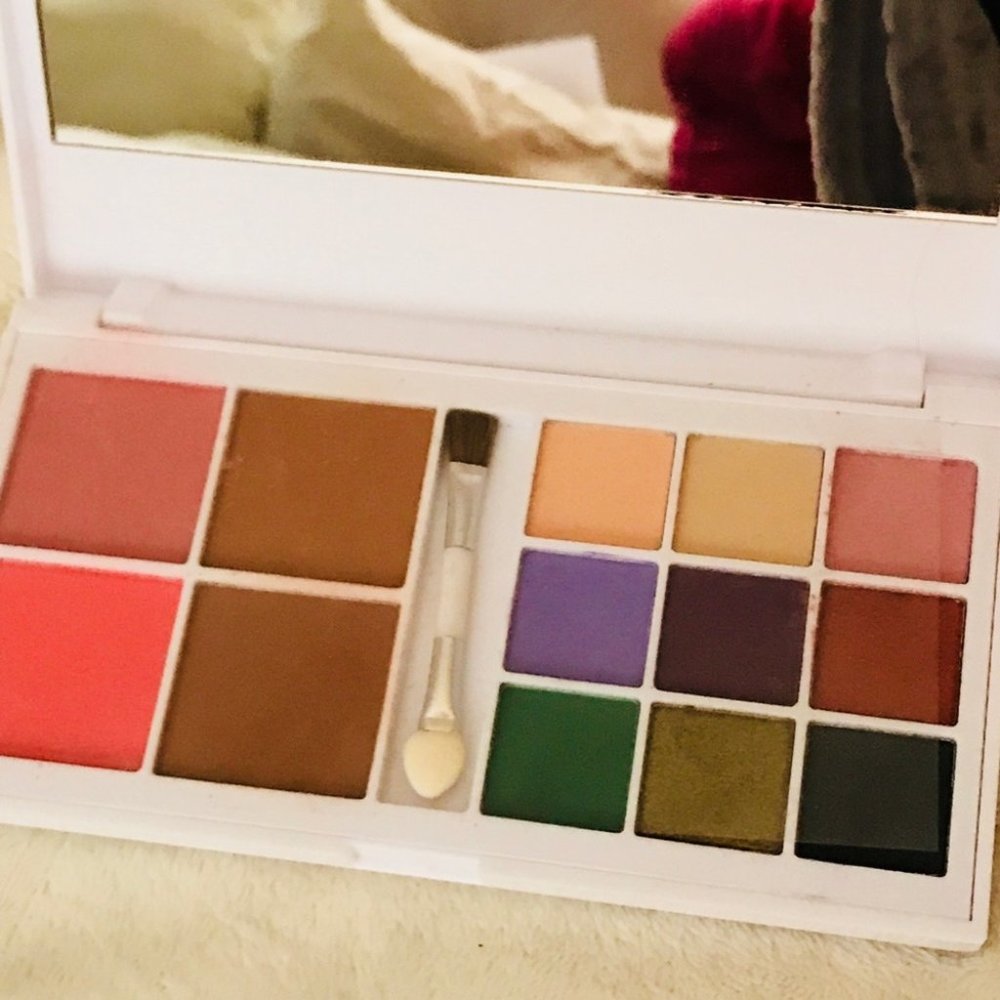 BN palette for lips, eyes, cheeks  contouring